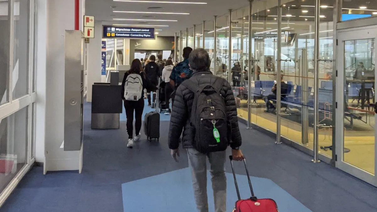 intenso-movimiento-turistico-el-comienzo-las-vacaciones-invierno